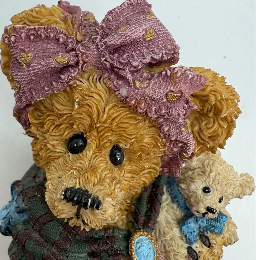 Cherished Teddies Figurine mama Bear baby Holding Book Scarves and‎ Bows